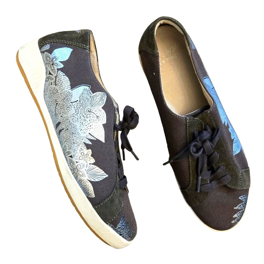 Dansko Olisa Printed Canvas Sneaker Dark Brown Silver Size 8.5-9